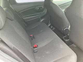 TOYOTA VITZ 2017