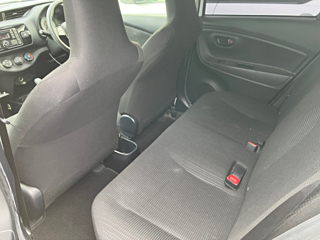 TOYOTA VITZ 2017