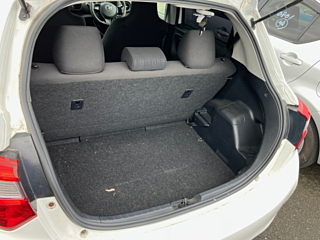 TOYOTA VITZ 2017