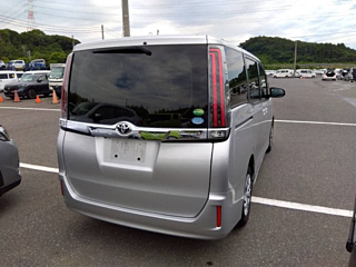 TOYOTA NOAH 2018