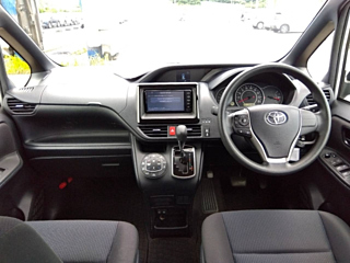 TOYOTA NOAH 2018