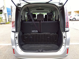 TOYOTA NOAH 2018