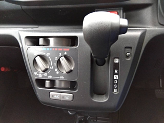 DAIHATSU MIRA E S 2019