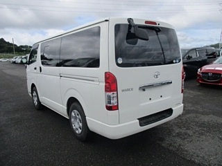 TOYOTA HIACE VAN 2016