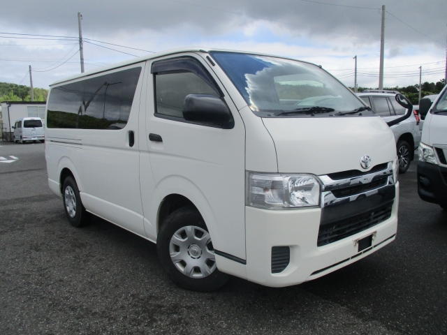 TOYOTA HIACE VAN 2016