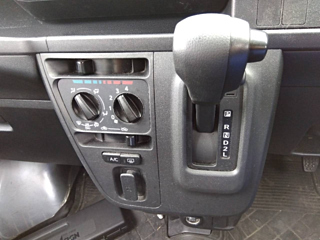 DAIHATSU HIJET VAN 2019