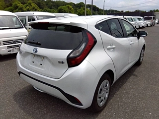 TOYOTA AQUA 2023