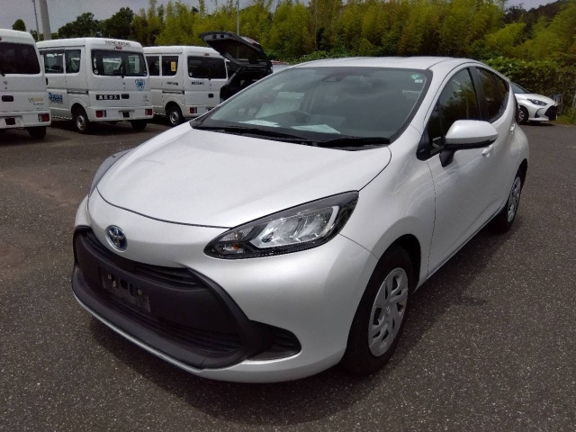 TOYOTA AQUA 2023
