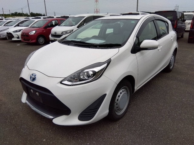TOYOTA AQUA 2021