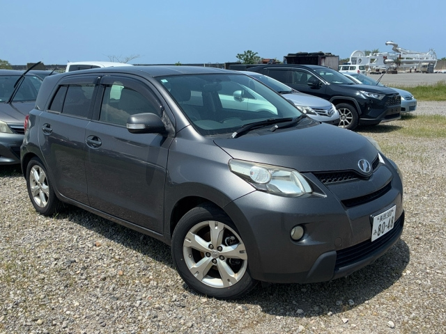 TOYOTA IST 2009