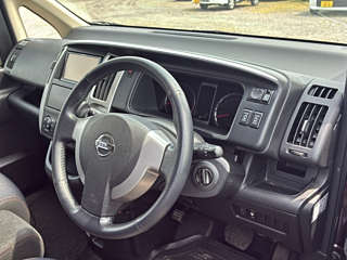 NISSAN SERENA 2010