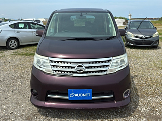 NISSAN SERENA 2010