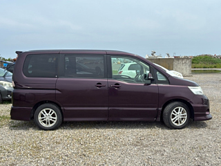 NISSAN SERENA 2010