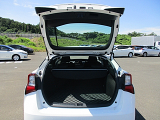 TOYOTA PRIUS 2019