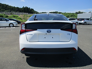 TOYOTA PRIUS 2019
