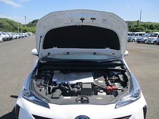 TOYOTA PRIUS 2019