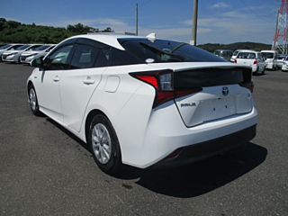 TOYOTA PRIUS 2019