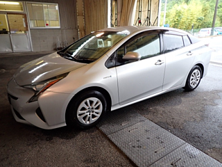 TOYOTA PRIUS 2018