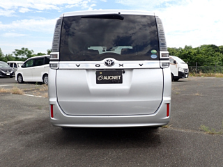 TOYOTA VOXY 2020