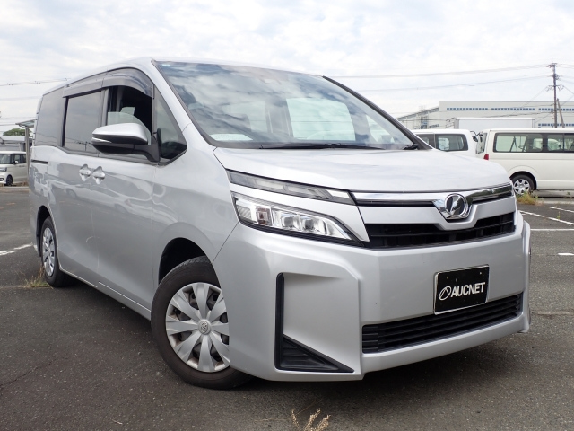 TOYOTA VOXY 2020