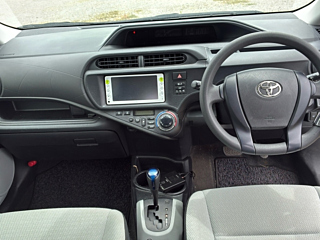 TOYOTA AQUA 2012