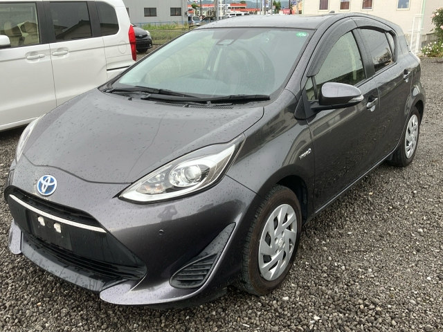 TOYOTA AQUA 2019