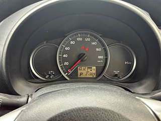 TOYOTA VITZ 2013