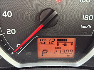 TOYOTA VITZ 2013