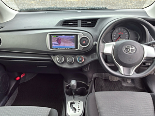 TOYOTA VITZ 2013