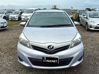 TOYOTA VITZ 2013