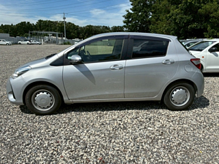 TOYOTA VITZ 2020