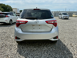TOYOTA VITZ 2020