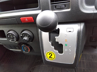 TOYOTA HIACE VAN 2020