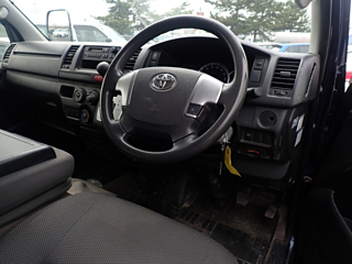 TOYOTA HIACE VAN 2019