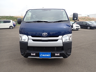 TOYOTA HIACE VAN 2019