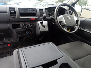 TOYOTA HIACE VAN 2019