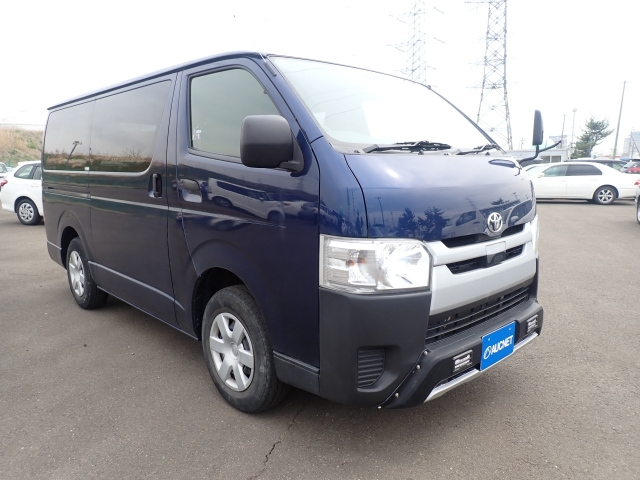 TOYOTA HIACE VAN 2019