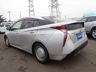 TOYOTA PRIUS 2017