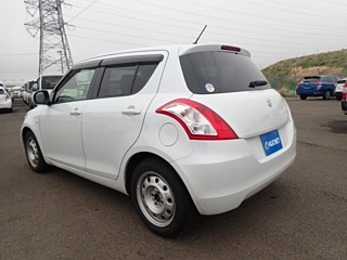 SUZUKI SWIFT 2015