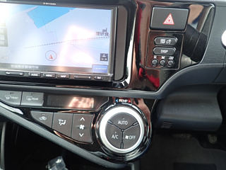 TOYOTA AQUA 2017