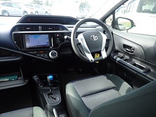 TOYOTA AQUA 2017