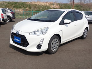 TOYOTA AQUA 2017
