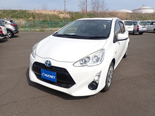TOYOTA AQUA 2017