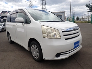 TOYOTA NOAH 2009