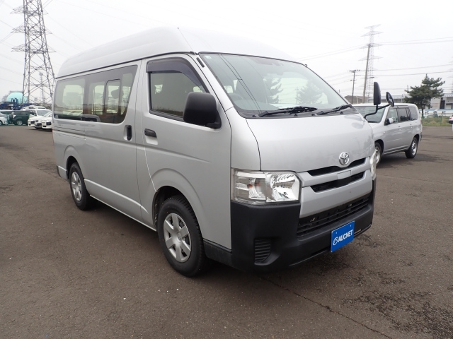 TOYOTA HIACE VAN 2019