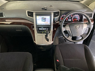 TOYOTA VELLFIRE 2013