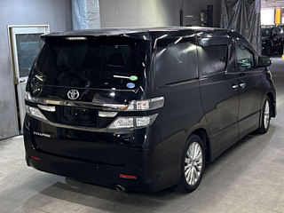 TOYOTA VELLFIRE 2013