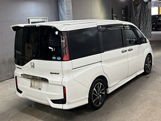 HONDA STEP WAGON 2016