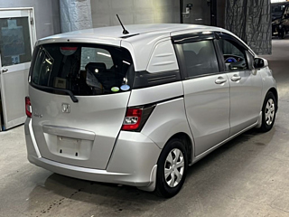 HONDA FREED 2012