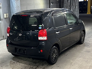 TOYOTA PORTE 2013
